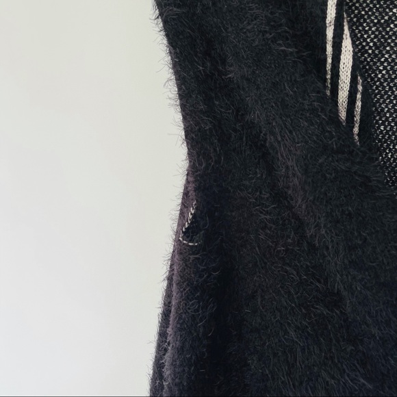 NWT Fuzzy Sleeveless Cardigan - Picture 4 of 7
